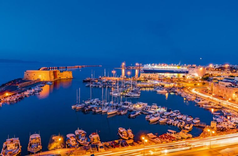 «Βούλιαξε» από επισκέπτες το Ηράκλειο τις ημέρες του Πάσχα (Βίντεο)